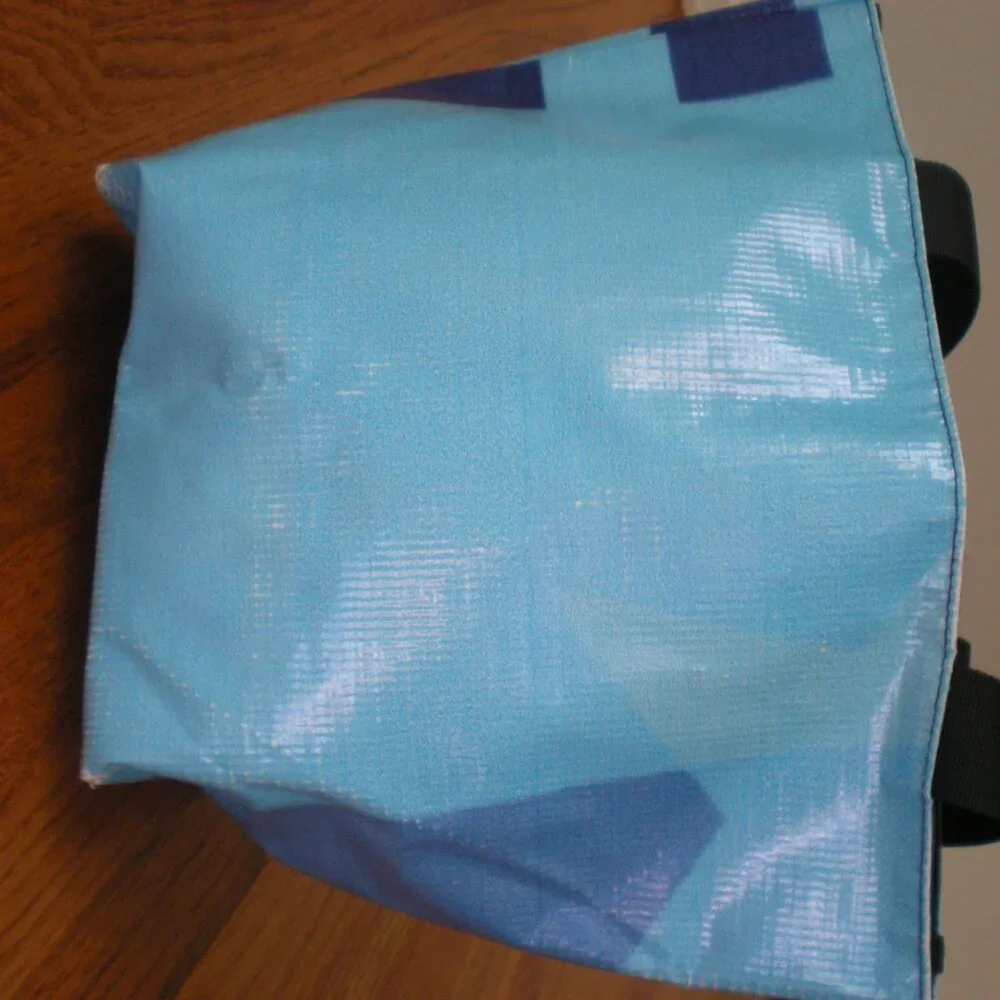 Rareform blue tote